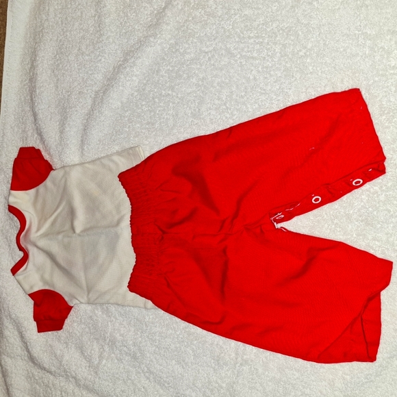 5/ $20  2 Piece Baby Boy's Outfit in excellent condition - Picture 3 of 4